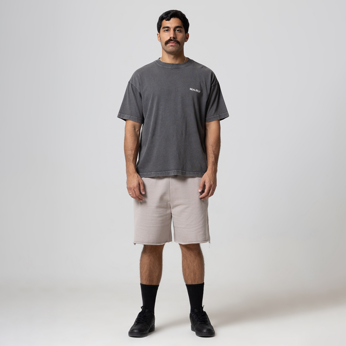 REALSELF EMBROIDERY LOGO JOGGING SHORT