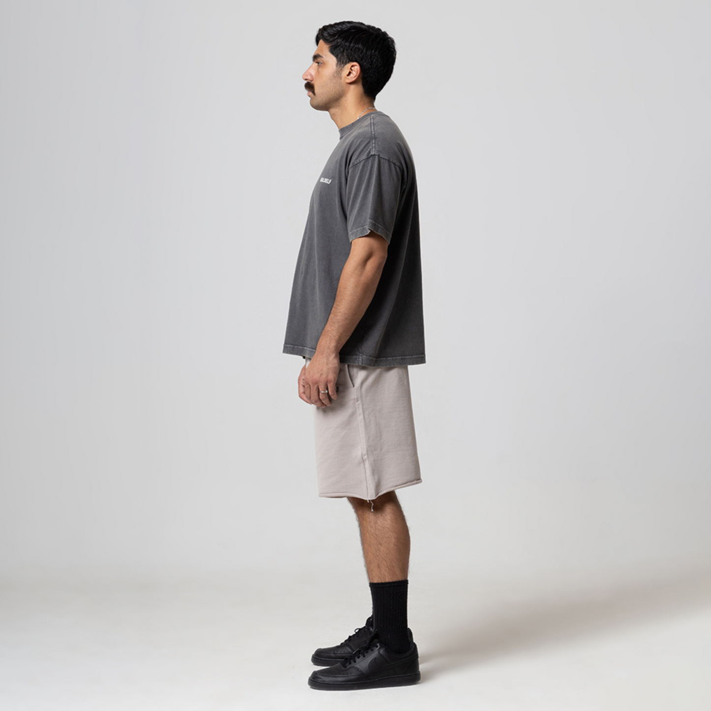 REALSELF EMBROIDERY LOGO JOGGING SHORT